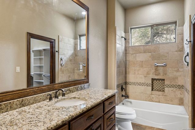 18872 Helotes Rdg, Helotes, TX 78023