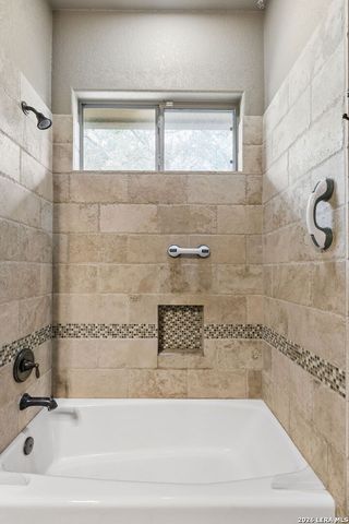18872 Helotes Rdg, Helotes, TX 78023