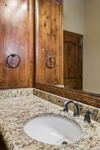 18872 Helotes Rdg, Helotes, TX 78023