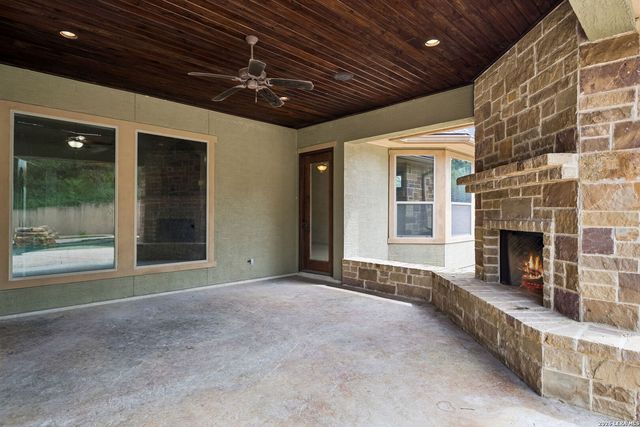 18872 Helotes Rdg, Helotes, TX 78023