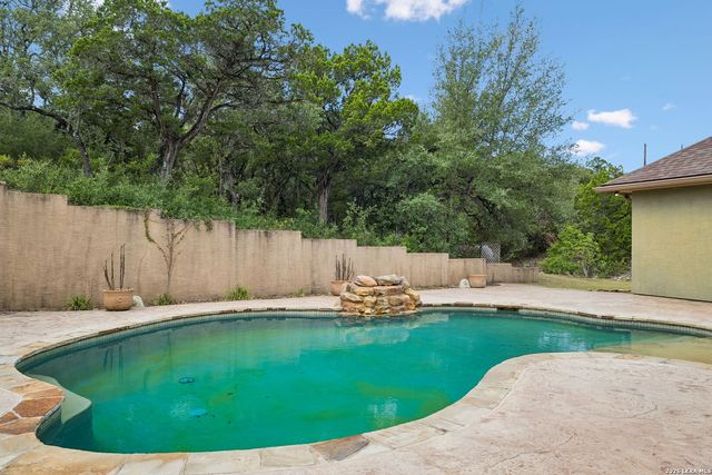 18872 Helotes Rdg, Helotes, TX 78023