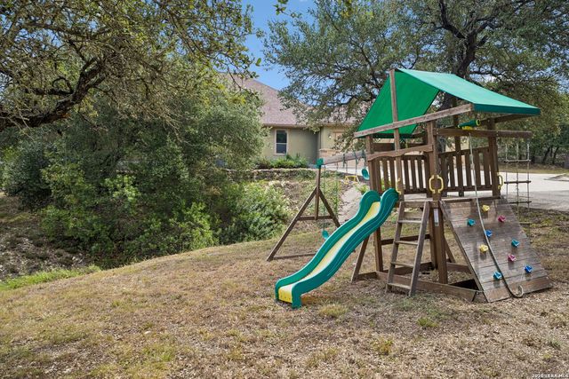 18872 Helotes Rdg, Helotes, TX 78023