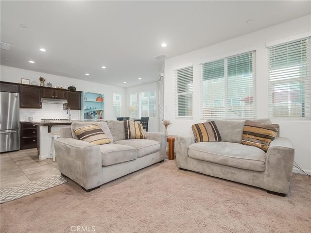 6280 E Valley Edge Drive, Fresno, CA 93727