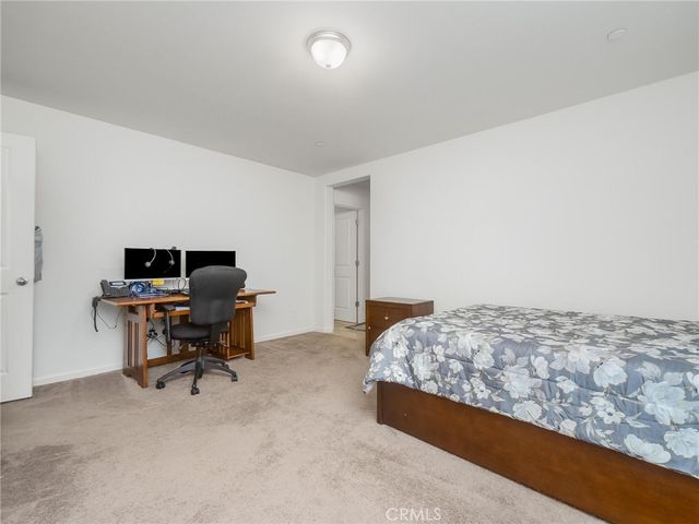 6280 E Valley Edge Drive, Fresno, CA 93727