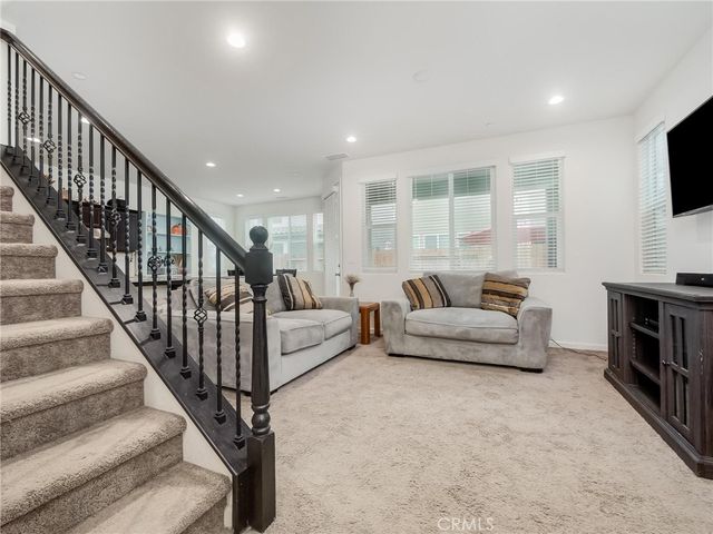 6280 E Valley Edge Drive, Fresno, CA 93727