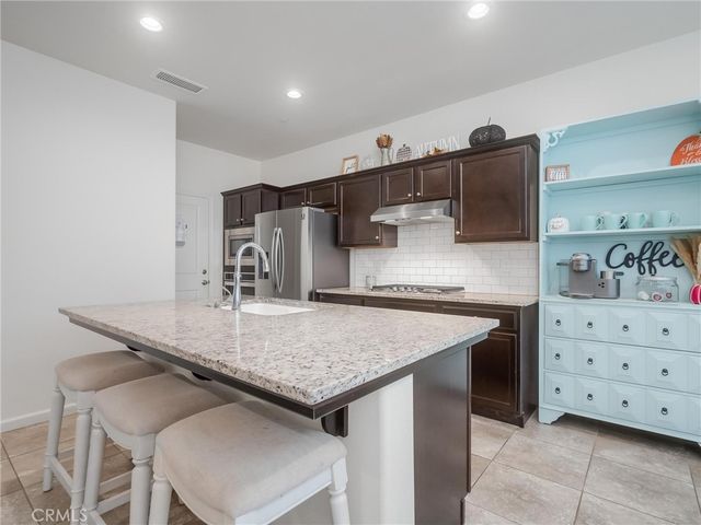 6280 E Valley Edge Drive, Fresno, CA 93727