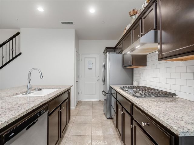 6280 E Valley Edge Drive, Fresno, CA 93727