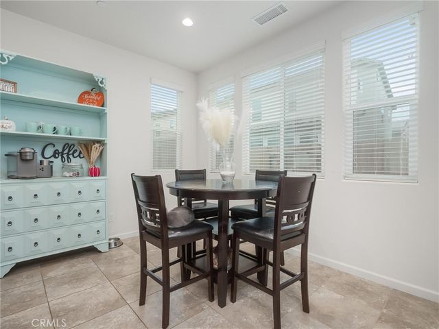 6280 E Valley Edge Drive, Fresno, CA 93727