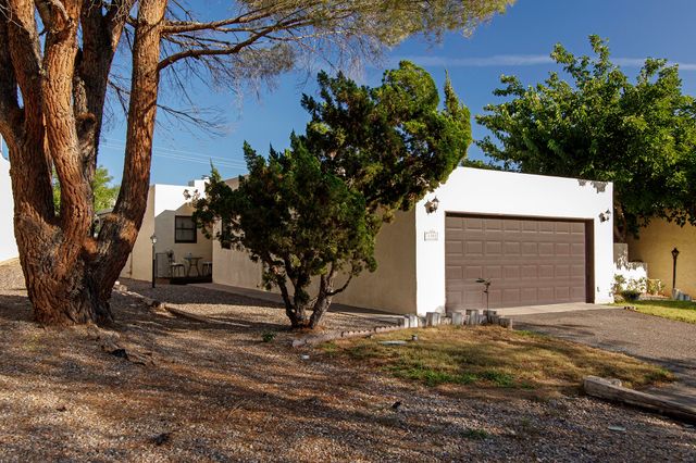 3300 Saint Andrews Drive SE, Rio Rancho, NM 87124