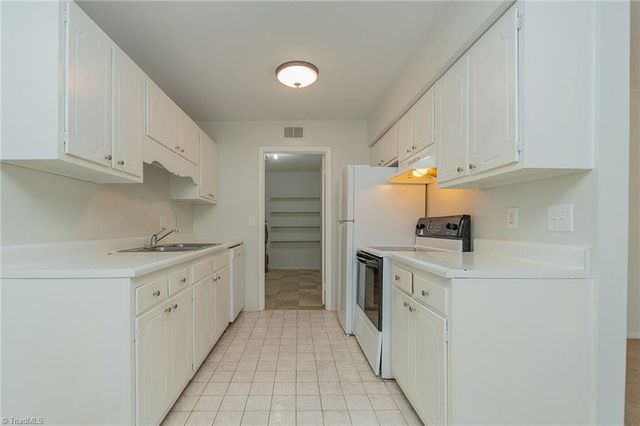 2240 Sunderland Road 65N, Winston-salem, NC 27103