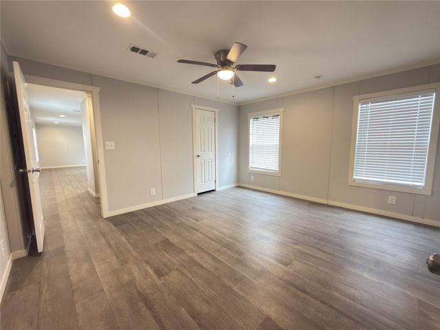 102 Road 5118, Cleveland, TX 77327