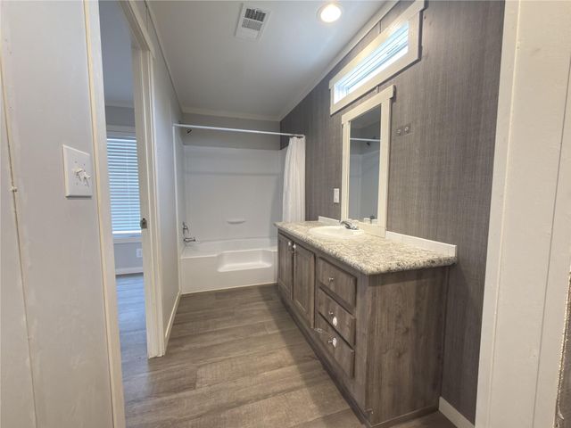 102 Road 5118, Cleveland, TX 77327