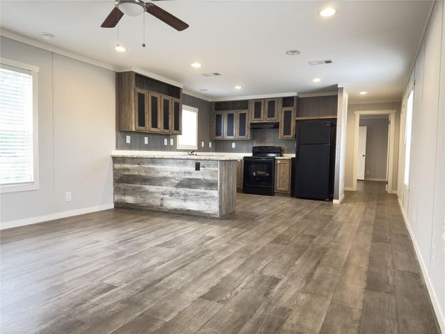 102 Road 5118, Cleveland, TX 77327