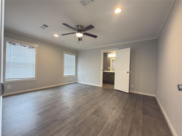 102 Road 5118, Cleveland, TX 77327