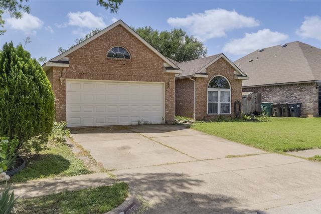 2729 Clovermeadow Drive, Fort Worth, TX 76123
