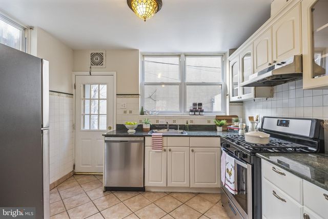 1646 S 13TH ST, Philadelphia, PA 19148