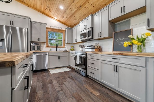 14362 Arena Road, Lead Hill, AR 72644
