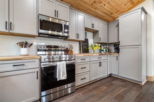 14362 Arena Road, Lead Hill, AR 72644