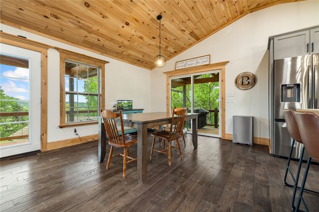 14362 Arena Road, Lead Hill, AR 72644