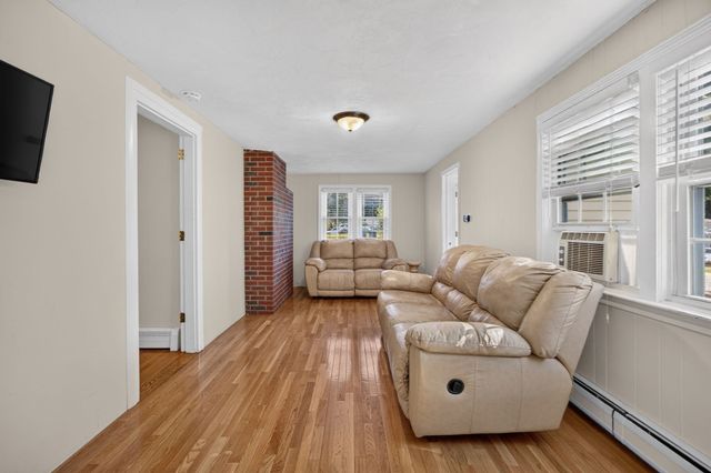 7 Madeline Rd, Tewksbury, MA 01876