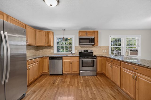 7 Madeline Rd, Tewksbury, MA 01876