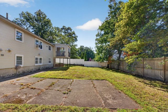7 Madeline Rd, Tewksbury, MA 01876