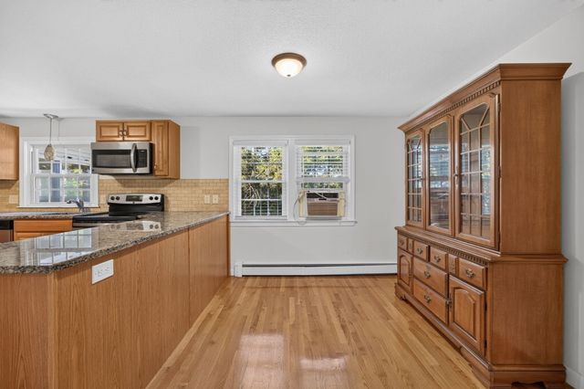 7 Madeline Rd, Tewksbury, MA 01876