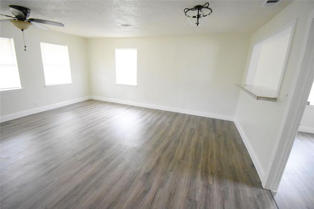 6229 Clover Ridge Street, Houston, TX 77087