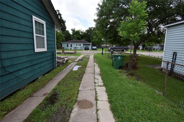 6229 Clover Ridge Street, Houston, TX 77087