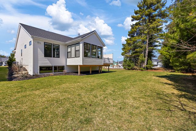 14692 Pine Dew Drive 15, Grand Haven, MI 49417
