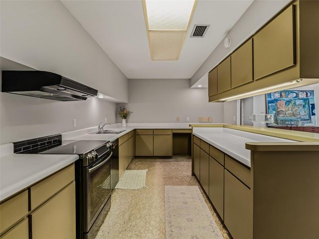 2510 NW 30TH TERRACE, Gainesville, FL 32605