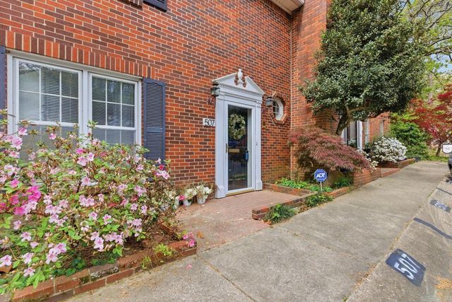 507 Cambridge Place Drive, Little Rock, AR 72227