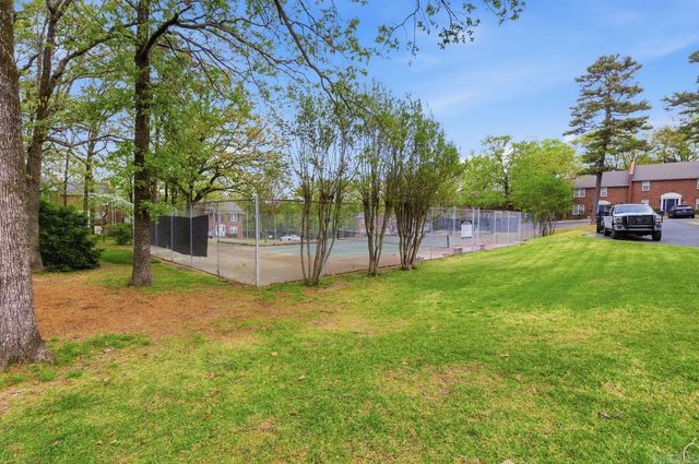 507 Cambridge Place Drive, Little Rock, AR 72227