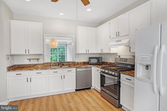 11823 LIMOUX PL, Woodbridge, VA 22192