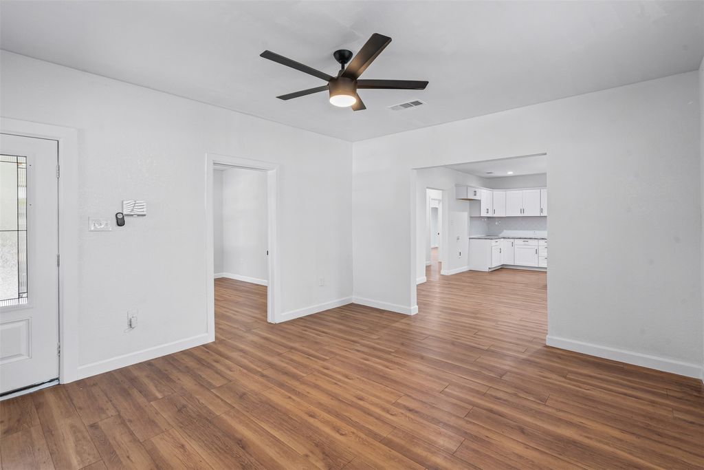 709 N Buffalo Avenue, Cleburne, TX 76033 — photo 5