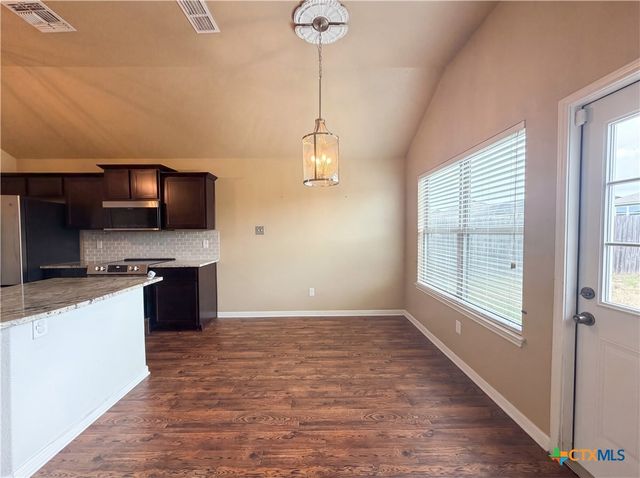 1023 Roanoke Drive, Temple, TX 76504