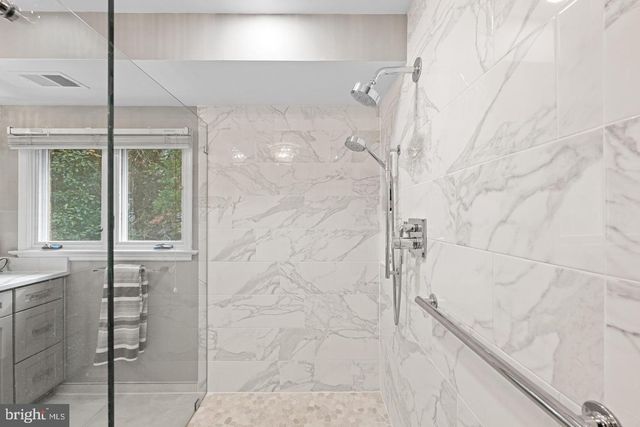 5120 WARREN PL NW, Washington, DC 20016