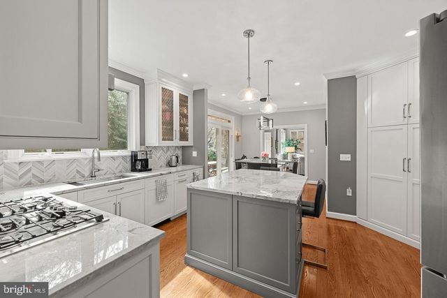 5120 WARREN PL NW, Washington, DC 20016