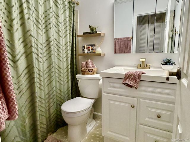 348 Clubhouse Court 348, Coram, NY 11727