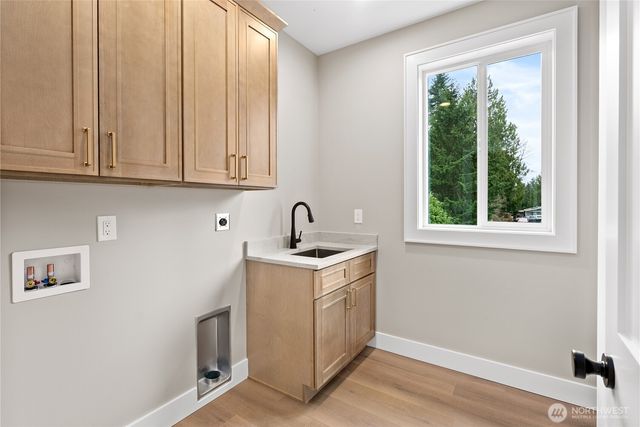 22917 102ND Avenue SE, Woodinville, WA 98077