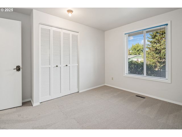 2547 Se MARIPOSA Ct, Hillsboro, OR 97123