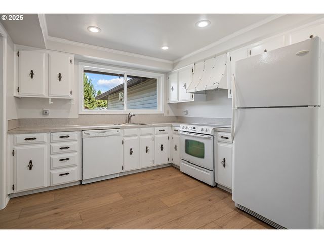 2547 Se MARIPOSA Ct, Hillsboro, OR 97123