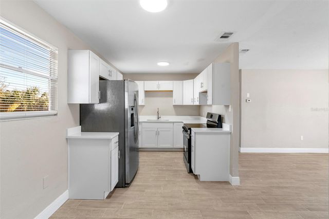 8310 CROTON AVENUE, Tampa, FL 33619