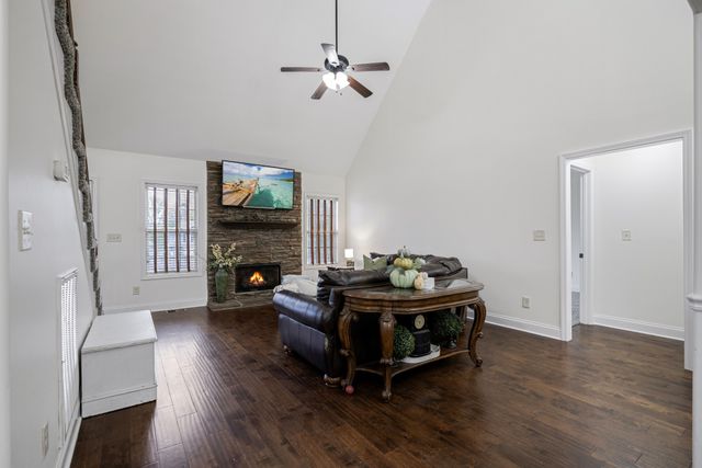 304 Abeline Dr, Clarksville, TN 37043