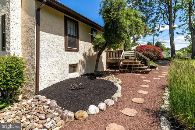 1790 TWINING RD, Willow Grove, PA 19090