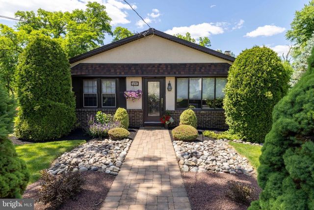 1790 TWINING RD, Willow Grove, PA 19090