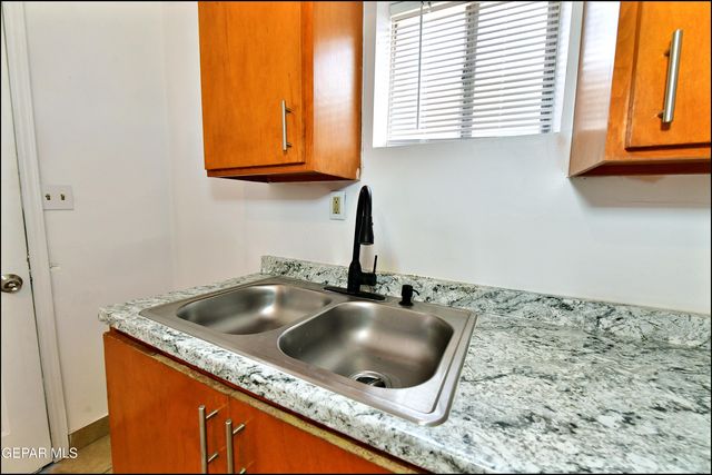 1908 Olive Avenue B, El Paso, TX 79901