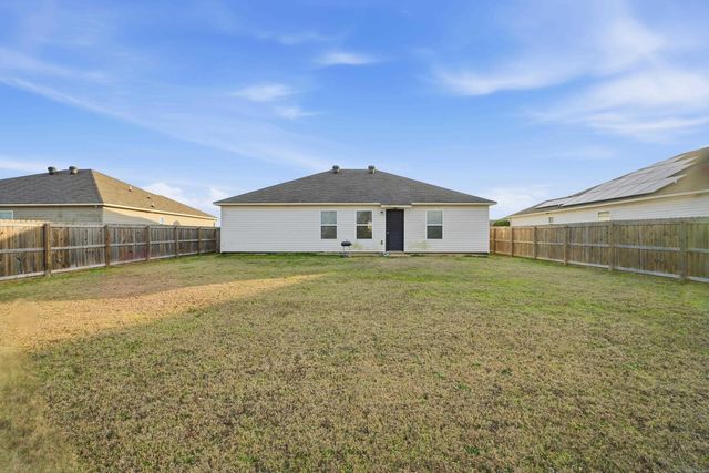 1801 Yarrow Dr Drive, North Little Rock, AR 72117