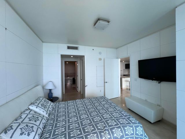17001 COLLINS Avenue 1806, Sunny Isles Beach, FL 33160