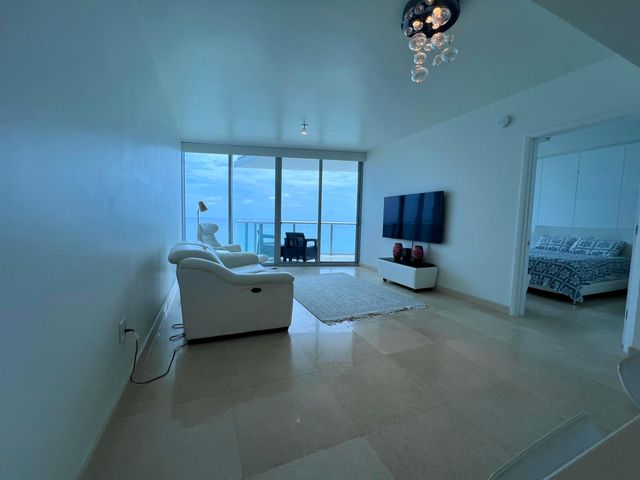 17001 COLLINS Avenue 1806, Sunny Isles Beach, FL 33160
